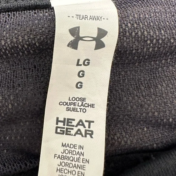 Under armour long sleeve t shirt, with sheer panel on back, size L. - Picture 3 of 3